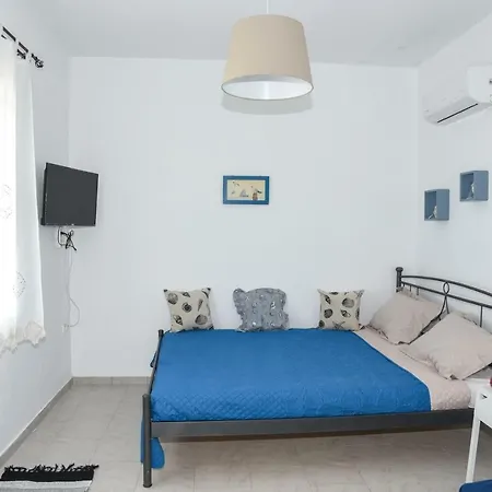 A Modern House At Ormos Giannaki Beach Apartmán *